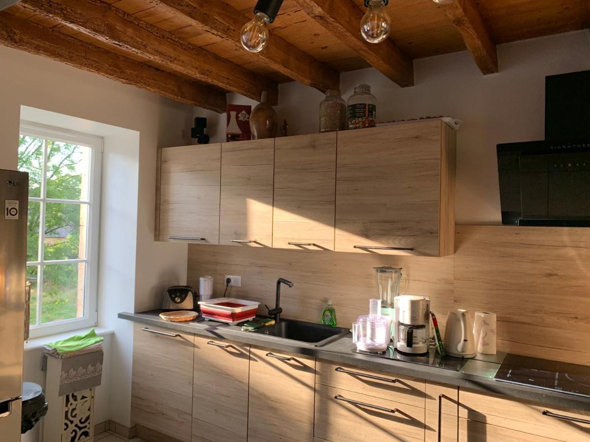 Busset Liages Situe Dans Le Bourbonnais 1 Chambres Lit Double Et Un Clic Clac Zewnętrze zdjęcie