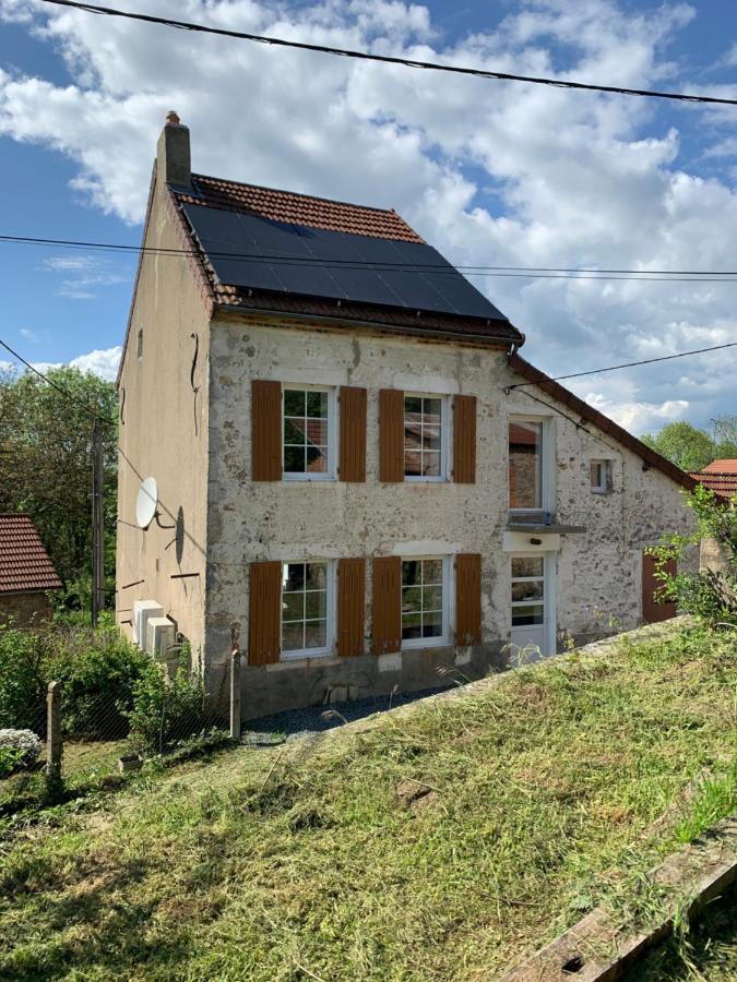 Busset Liages Situe Dans Le Bourbonnais 1 Chambres Lit Double Et Un Clic Clac Zewnętrze zdjęcie